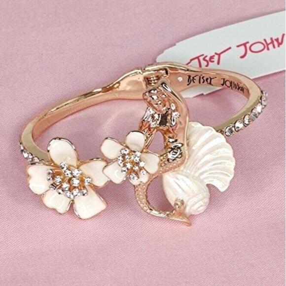 Betsey Johnson Bracelet Shell Yeah Mermaid Hinge Bangle Seashell Crystal Enamel - Picture 6 of 13